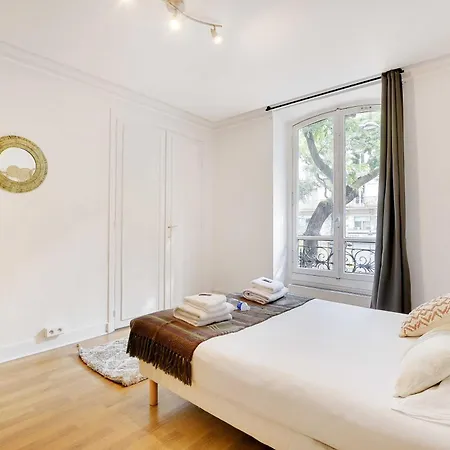 Chic - 3br 10p - Gare De L'est Republique Apartment Paris
