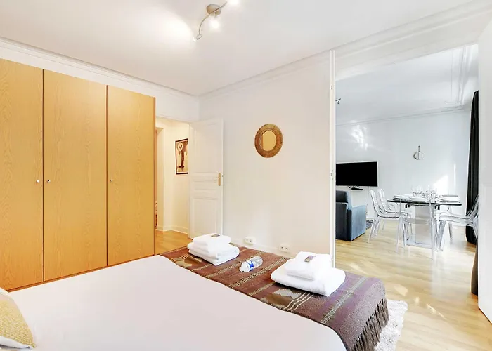 Appartement Chic - 3br 10p - Gare De L'est Republique Paris